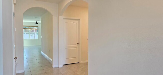 Building Photo - 3383 Hammond Pt