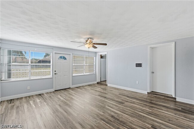 Building Photo - 4220 Deleon St