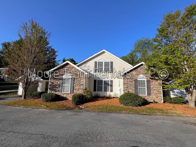 Building Photo - Turnabout Lane Duplex