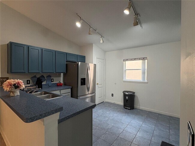 Building Photo - 893 Sandy Ridge Dr