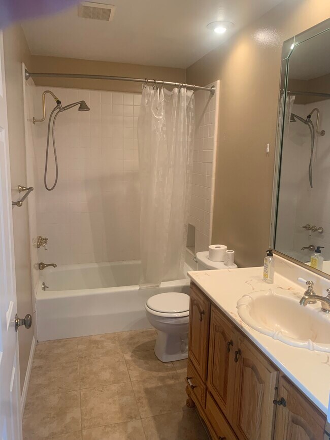 Building Photo - 27 Lafayette Ct