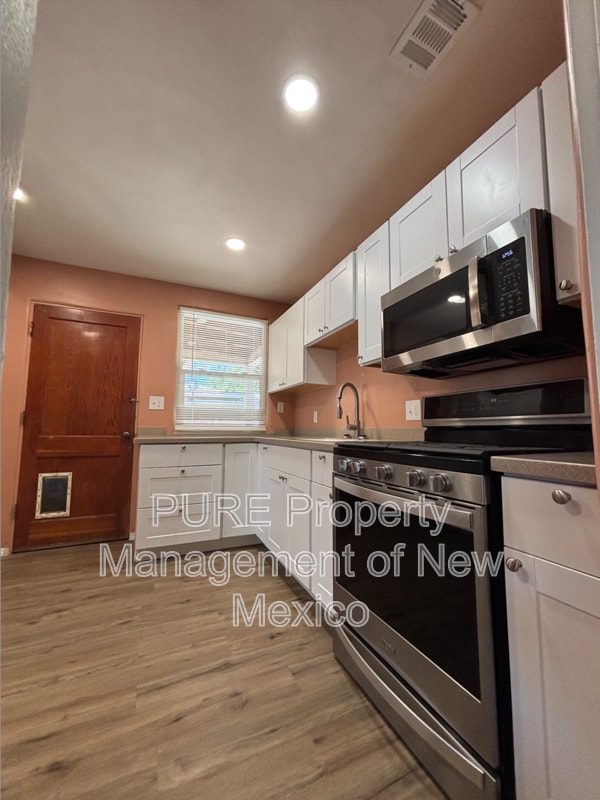 Building Photo - 1104 Acoma Pl