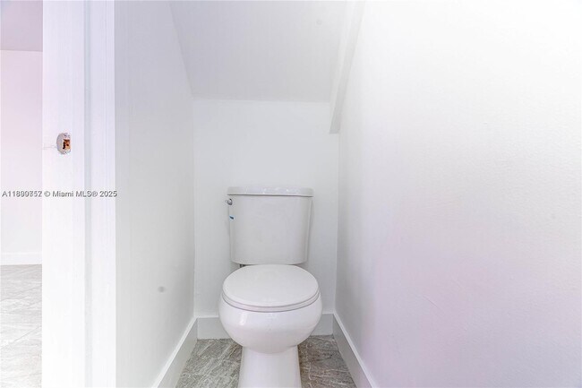 Building Photo - 13900 SW 65th Terrace