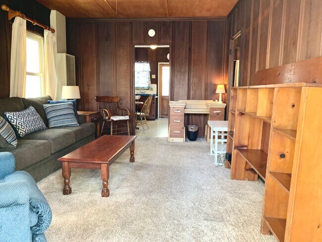 Building Photo - MISSION BEACH COTTAGE 2BD/1BA - FULLY FURN...