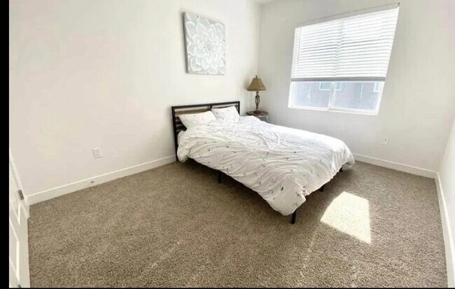 Building Photo - 5512 Victory Lap Ct