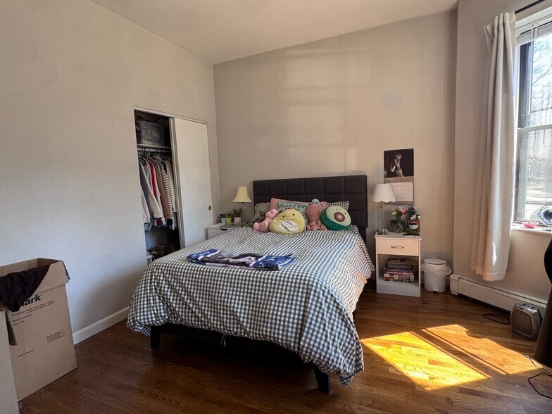 Building Photo - 31 Stearns Rd