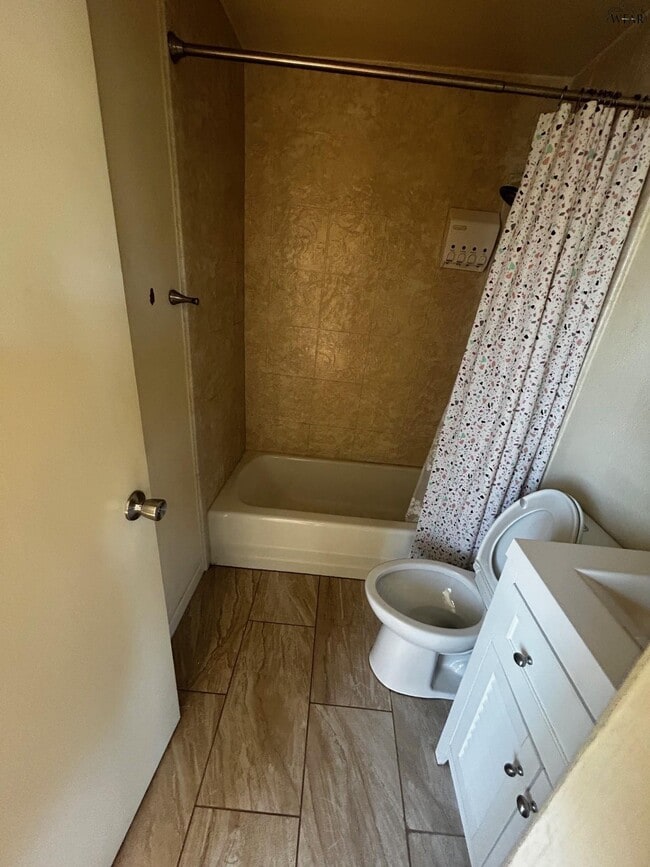 Building Photo - 2014 Allen Rd