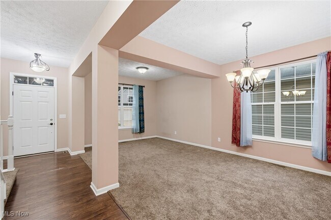 Building Photo - 12120 Edgehill Oval