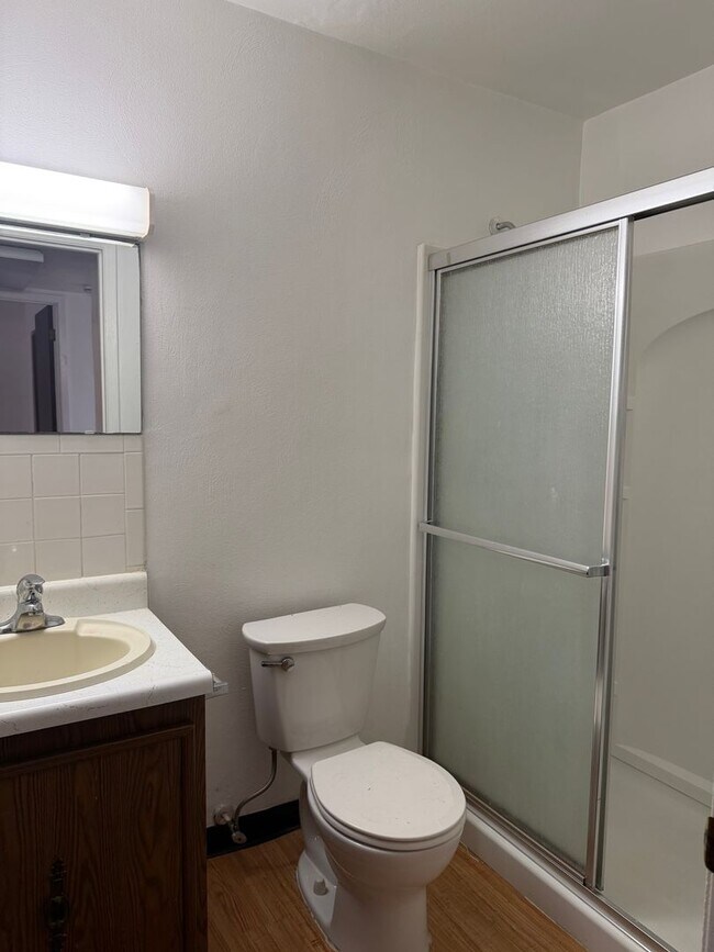 Building Photo - 104 N 27th St