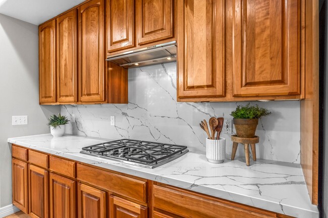 Building Photo - Luxury 4 bed 4 bath home in Lakemont, Bellevue