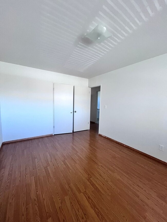 Building Photo - Taylor 4-Plex (25229)(DD)