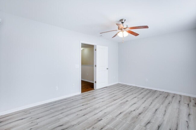 Building Photo - 2 Bedroom, 2.5 Bathroom Townhome in Landings at Montague - Goose Creek