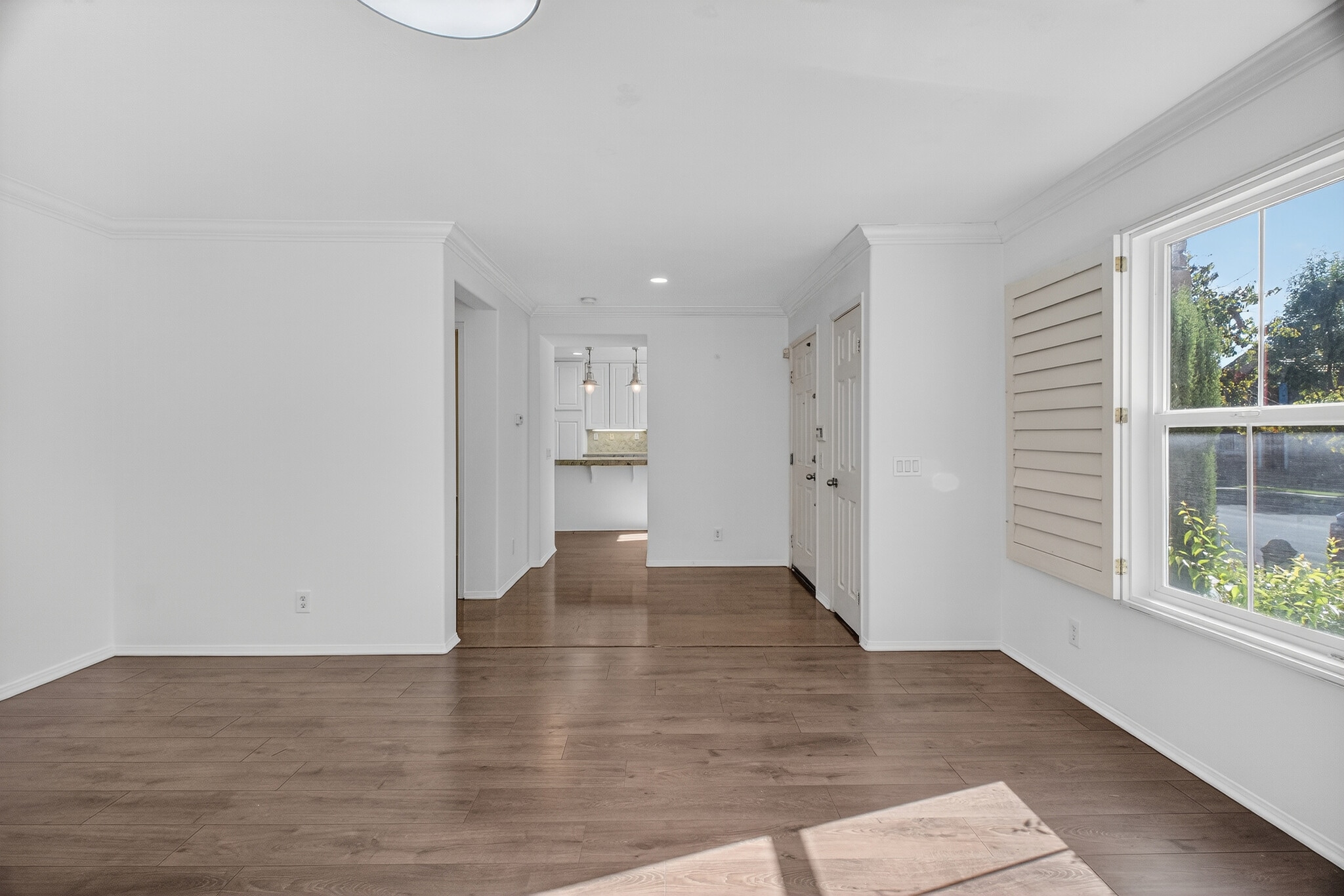 Building Photo - 1757 E Flora St