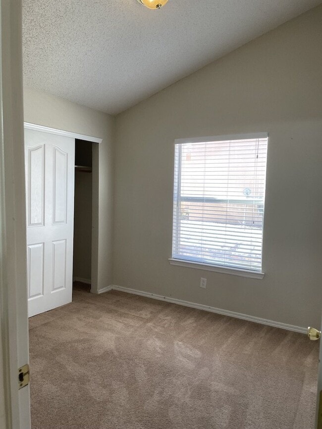 Building Photo - 4437 Loma Clara Ct