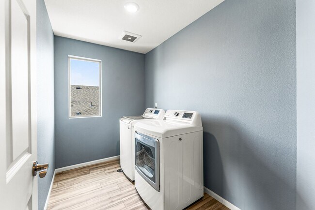 Building Photo - Amazing 2 story in Banning Lewis Ranch