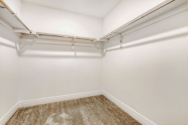 Building Photo - 1773 Spring Water Pt