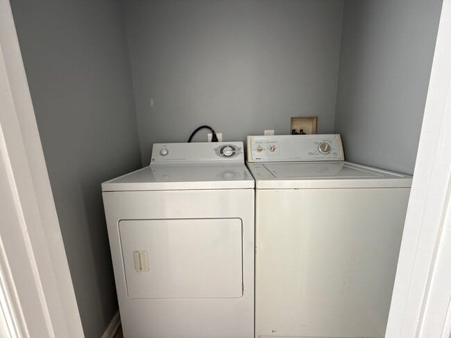 Building Photo - Beautiful Three - Bedroom Home In Baltimore