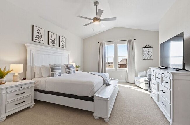 Building Photo - Gorgeous 3 bed/ 3.5 bath Condo At Heron La...