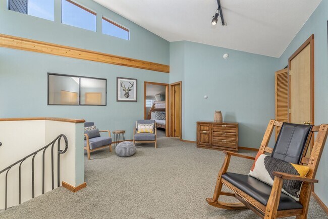 Building Photo - Winter Seasonal or Long Term Rental- Snowscape Condos #50