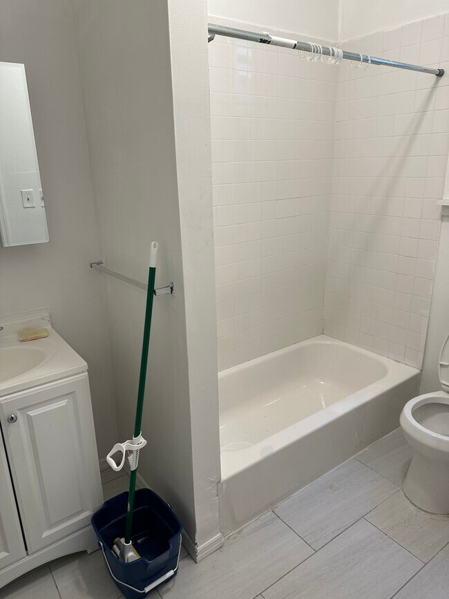 Building Photo - 53 Terhune Ave