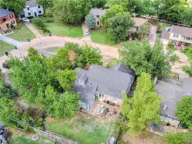 Building Photo - 612 NW 37th St