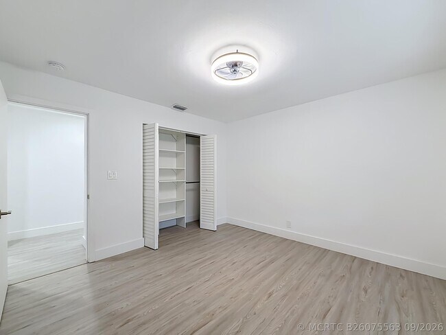 Building Photo - 1110 SW 31st St
