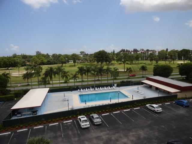 Building Photo - 3661 Via Poinciana