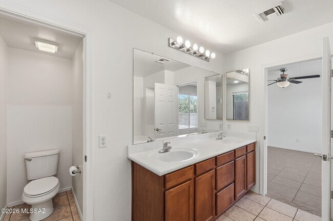 Building Photo - 8435 E Bowline Rd