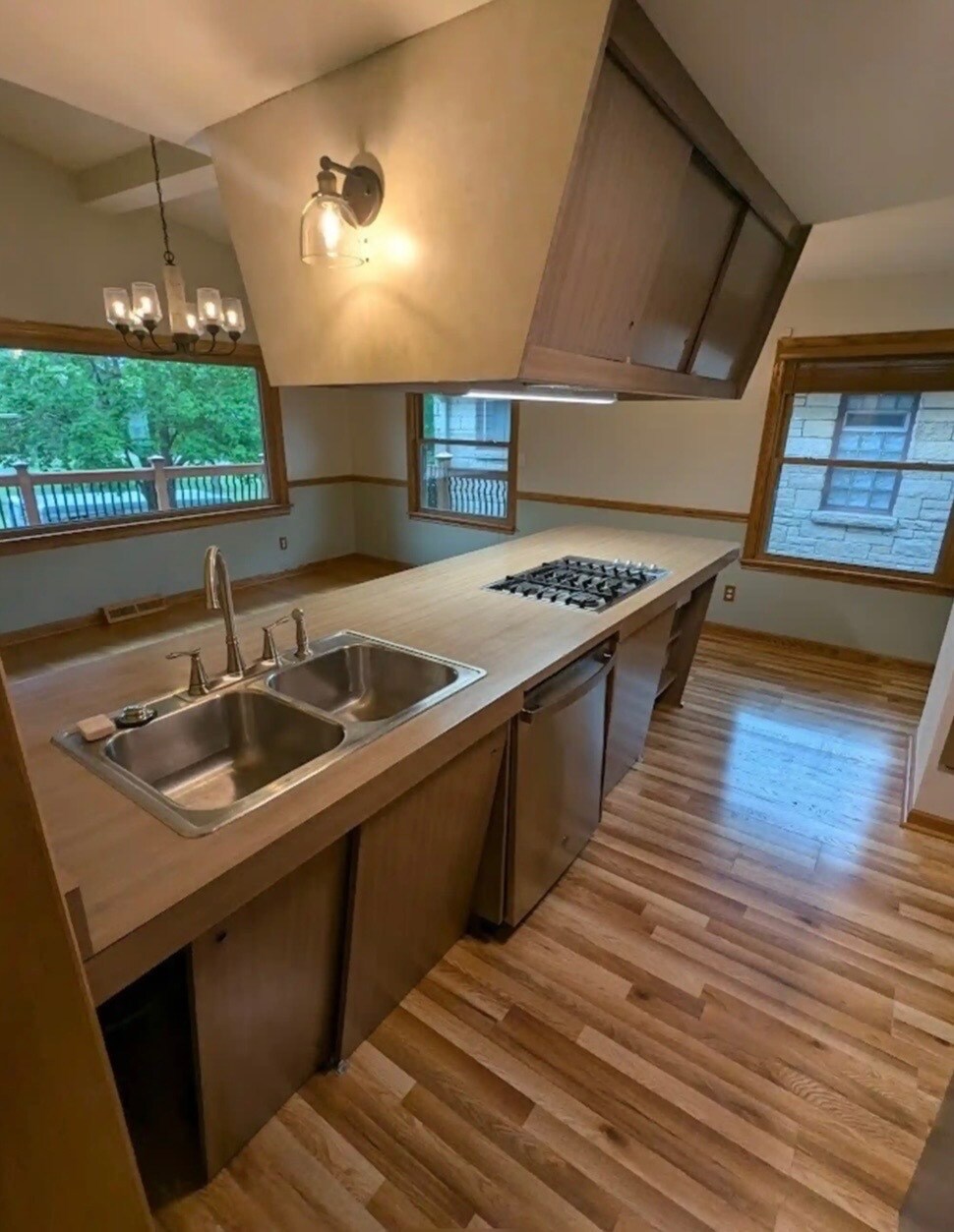 Kitchen - 3455 E Lunham Ave