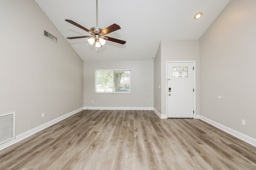 Building Photo - 3308 Laurel Dale Dr