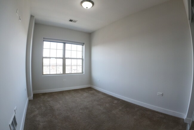 Building Photo - 4447 N Kedzie Ave