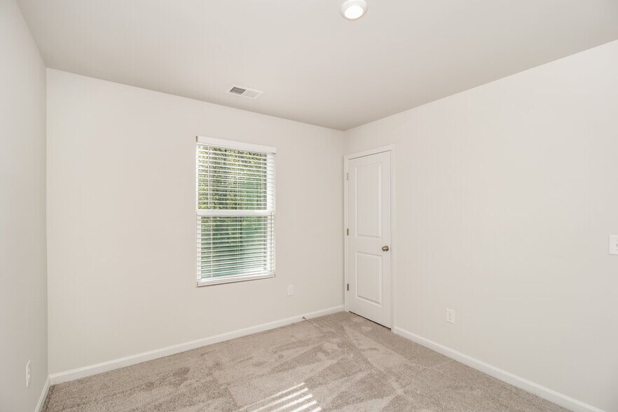 Building Photo - 222 Fields Crossing