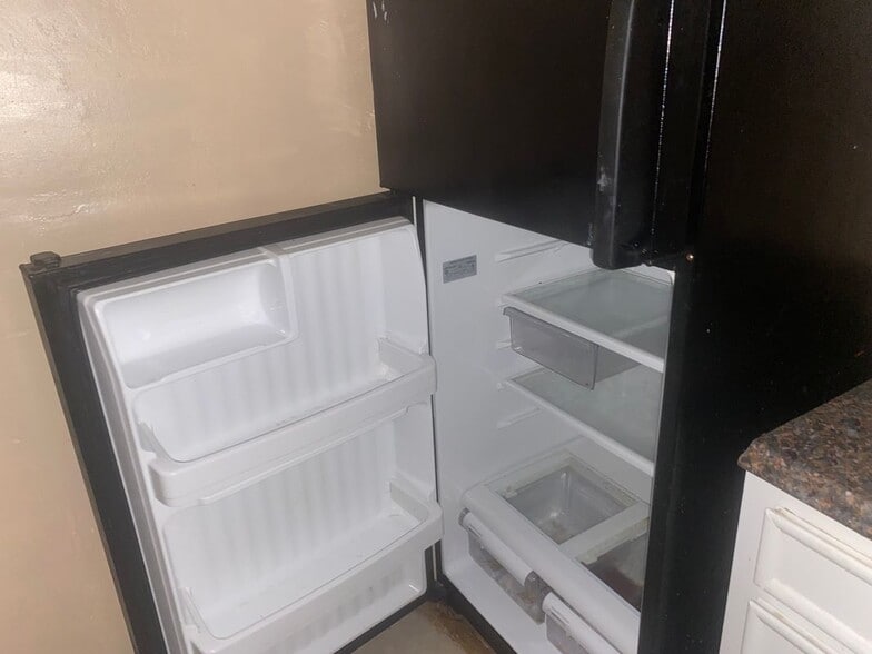 Building Photo - 1505 Camelot Dr