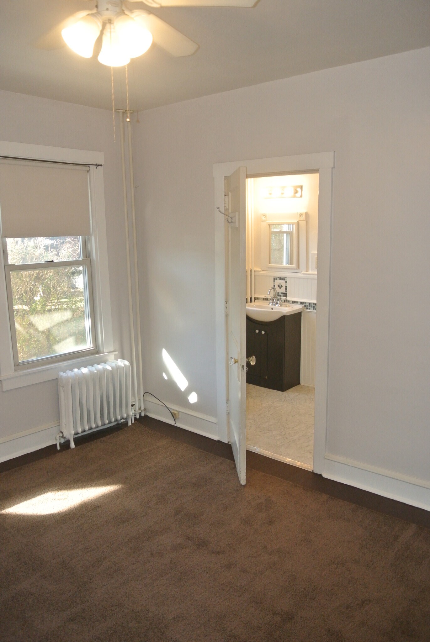 Building Photo - 328 High Street