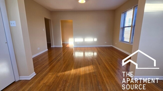 Building Photo - 7724 N Marshfield Ave