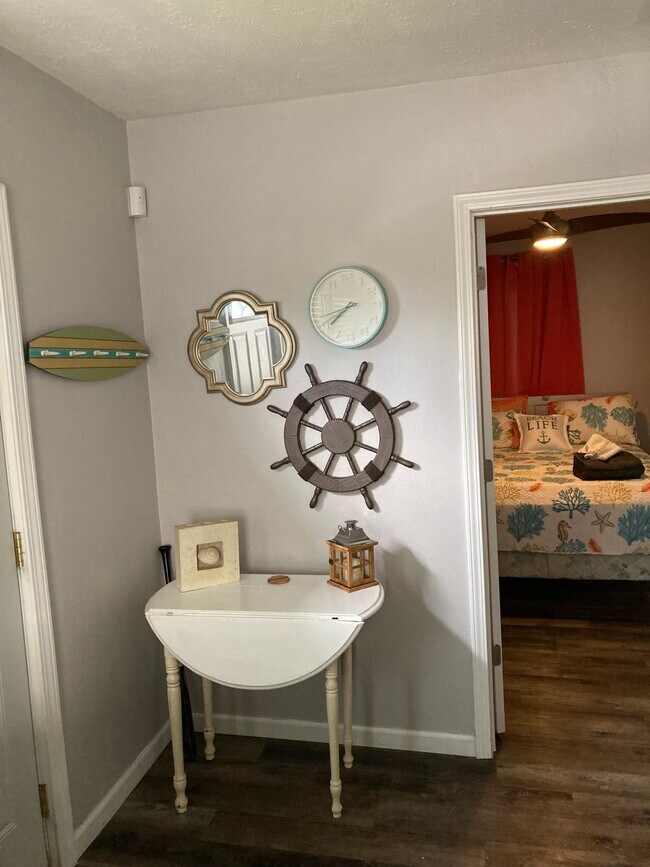 Building Photo - 420 Cartwright St