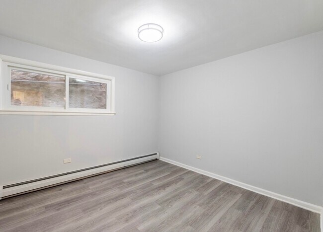 Building Photo - 1233 Kenilworth Ave