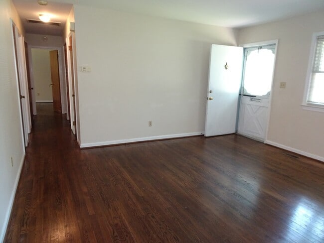 Building Photo - Single Home in Holiday Park for Rent