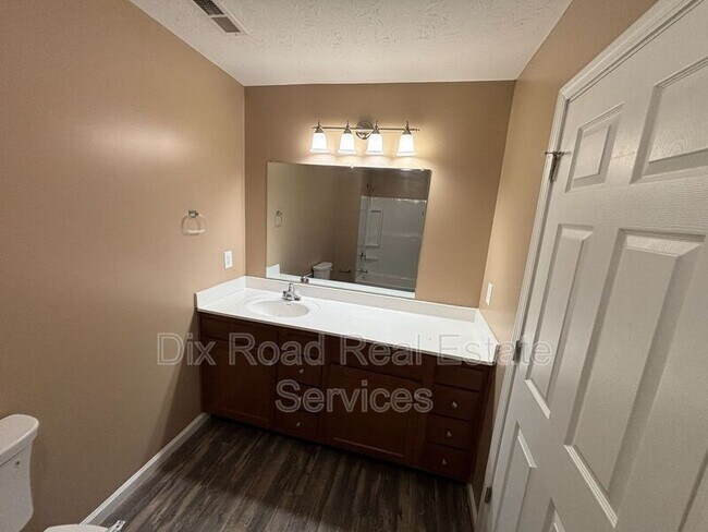 Building Photo - 2497 Deercove Ct.