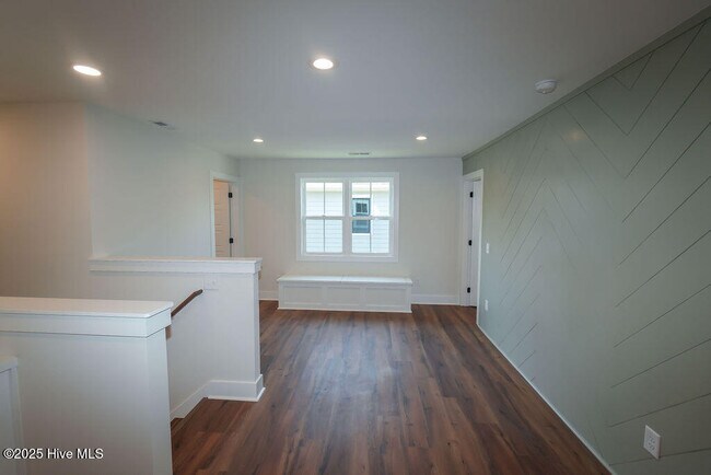 Building Photo - 476 Yadkin Rd