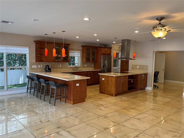 Building Photo - 5200 Riviera Dr