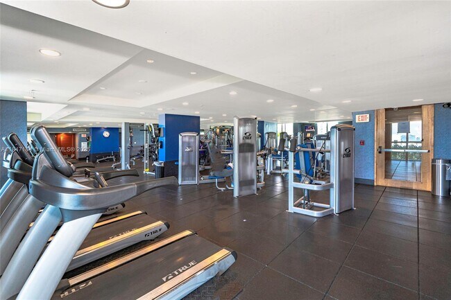 Building Photo - 7900 Harbor Island Dr