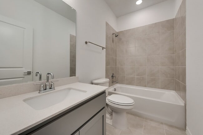 Building Photo - 3514 Honeysuckle Holw