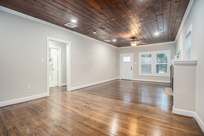 Building Photo - 7449 Walker St