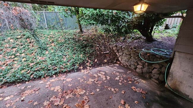 Building Photo - MCCA01