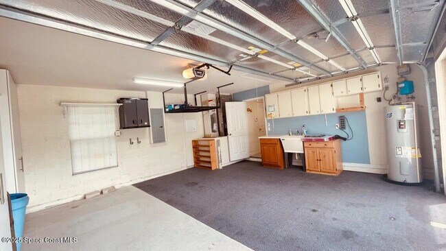 Building Photo - 1829 SW Hickock Terrace