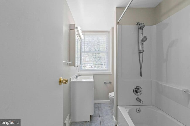 Building Photo - 1628 Wentworth Ave