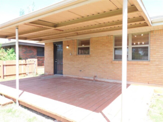 Building Photo - 728 SW 1st St