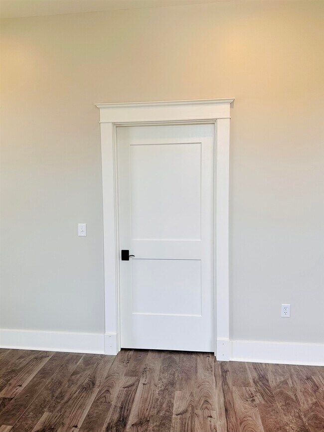 Building Photo - 30 High St