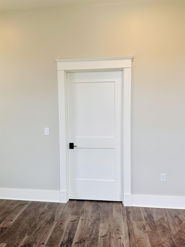 Building Photo - 30 High St